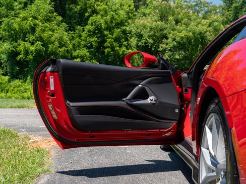 Used 2022 Ferrari 812 GTS RWD image 27