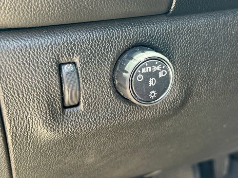 Used 2020 GMC Canyon SLE w/ Elevation Edition RWD image 25