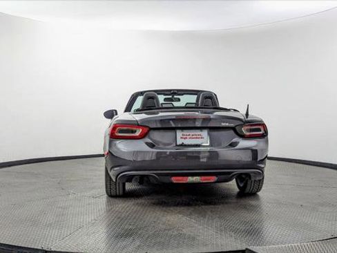 Used 2018 FIAT 124 Spider Classica image 7