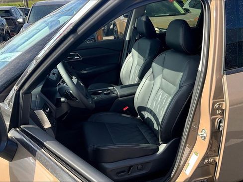 New 2025 Nissan Rogue Platinum w/ Platinum Premium Package image 14