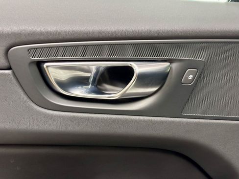 Used 2023 Volvo XC60 B5 Plus AWD/4WD image 19