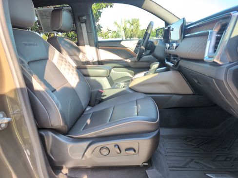 Used 2023 GMC Canyon Denali AWD/4WD image 32
