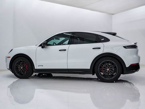 New 2026 Porsche Cayenne GTS image 2