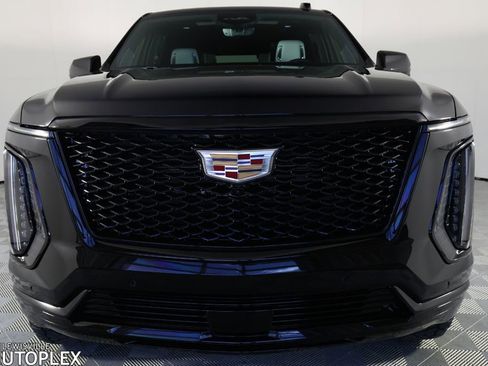 Used 2026 Cadillac Escalade Platinum Sport w/ LPO, Floor Liner Package image 2