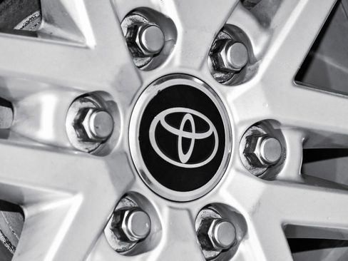 Used 2024 Toyota Sequoia Platinum image 96