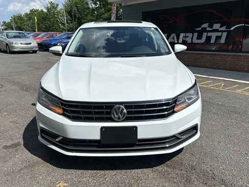 Used 2018 Volkswagen Passat 2.0T SE FWD image 2