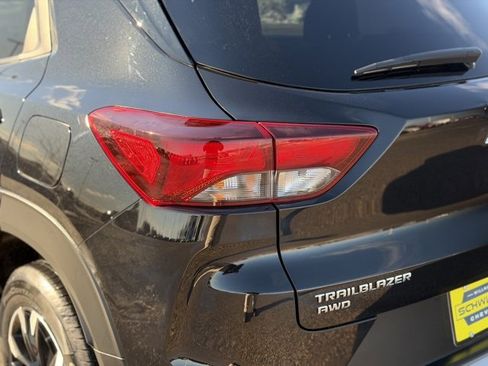 Used 2023 Chevrolet TrailBlazer LT w/ Convenience Package image 9