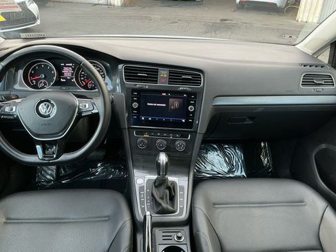 Used 2019 Volkswagen Golf SE w/ Driver Assistance Package image 15