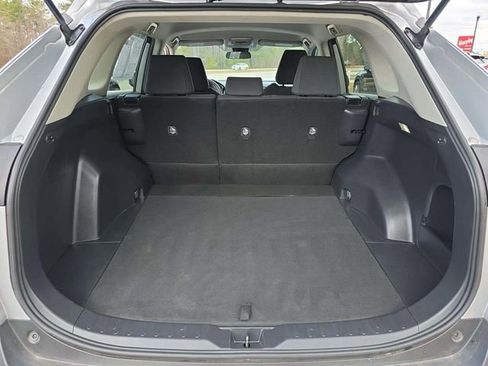 Used 2022 Toyota RAV4 LE image 6