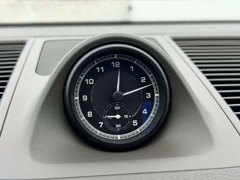 Certified 2023 Porsche Macan image 32