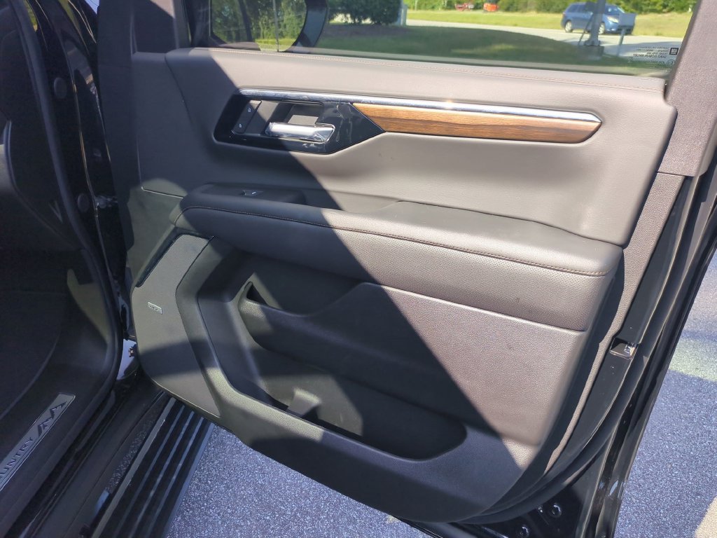 New 2026 Chevrolet Tahoe High Country AWD/4WD image 38
