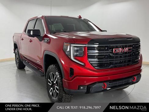 Used 2023 GMC Sierra 1500 AT4 w/ AT4 Preferred Package AWD/4WD image 4