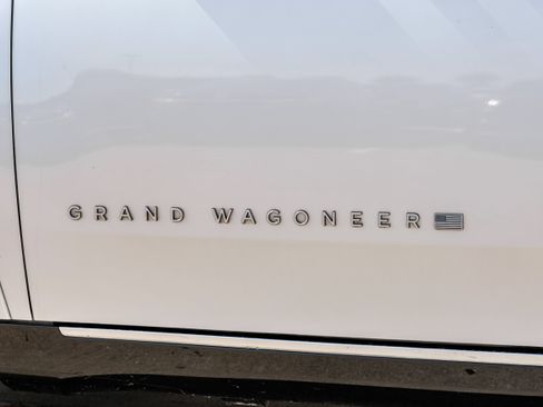 Used 2022 Jeep Grand Wagoneer Series III w/ Flexible Seating Group AWD/4WD image 65