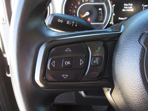 Used 2021 Jeep Gladiator Willys image 25