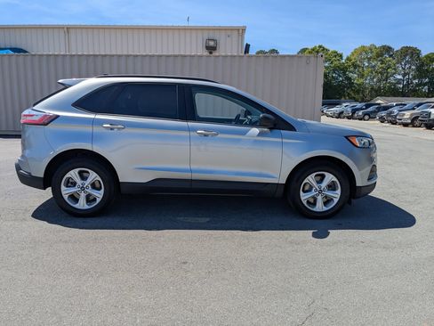 Used 2022 Ford Edge SE AWD/4WD image 3