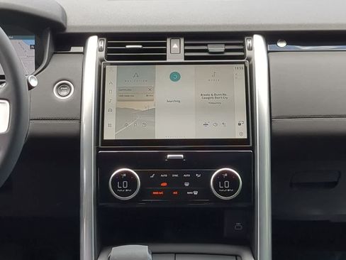 Used 2025 Land Rover Discovery S AWD/4WD image 30