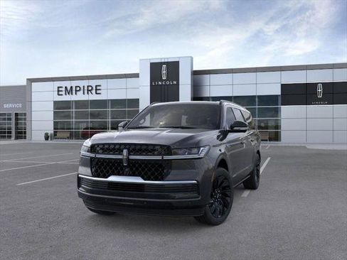 New 2026 Lincoln Navigator L Reserve w/ Jet Appearance Package image 2