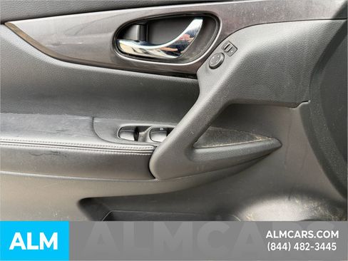 Used 2017 Nissan Rogue S image 21