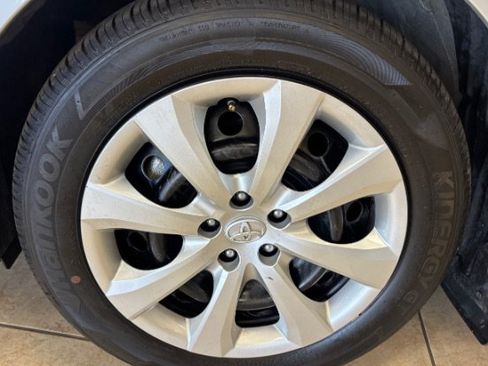 Used 2025 Toyota Corolla LE FWD image 16