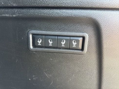 Used 2024 Jeep Wagoneer L Series II w/ Flexible Seating Group AWD/4WD image 13