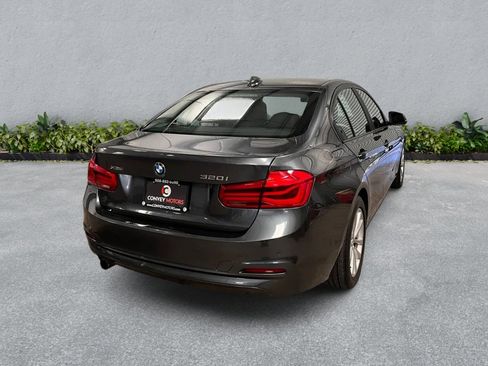 Used 2017 BMW 320i xDrive Sedan AWD/4WD image 6