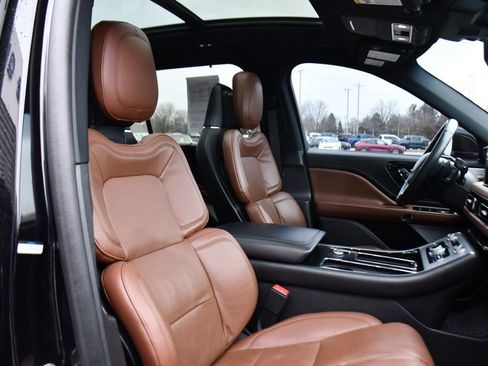 Used 2023 Lincoln Aviator Reserve w/ Equipment Group 201A AWD/4WD image 16