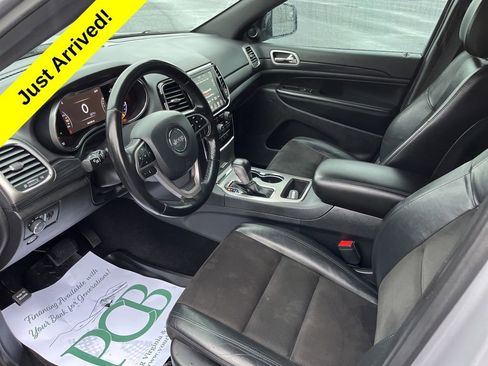 Used 2020 Jeep Grand Cherokee Altitude AWD/4WD image 4