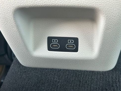 Used 2025 Genesis G70 2.5T RWD image 20