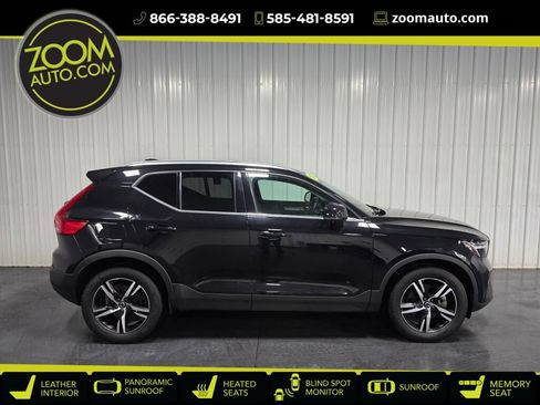 Used 2023 Volvo XC40 B5 Plus AWD/4WD image 1
