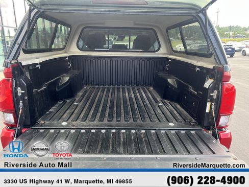 Used 2023 Toyota Tacoma SR5 w/ Technology Package image 8