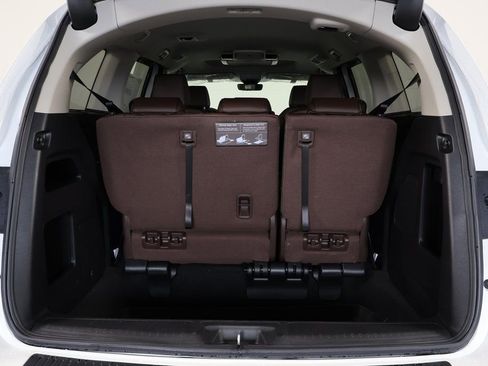 New 2026 Honda Odyssey Touring image 9