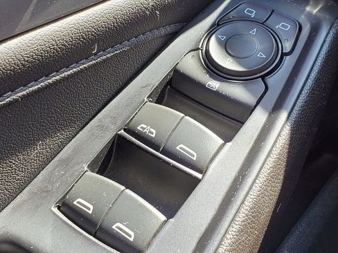Used 2023 Chevrolet Traverse LT AWD/4WD image 18