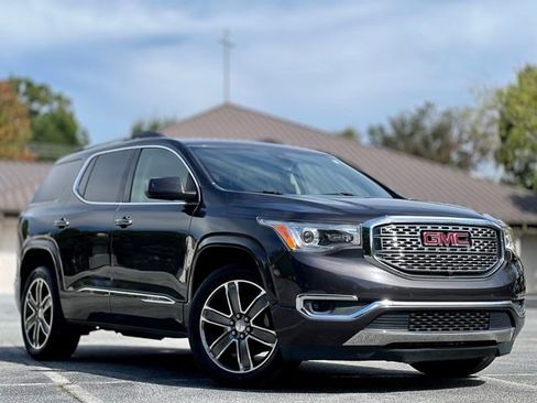 Used 2019 GMC Acadia Denali w/ Technology Package image 3