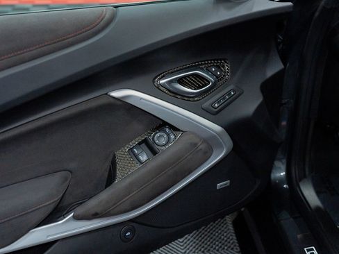 Used 2018 Chevrolet Camaro ZL1 RWD image 16