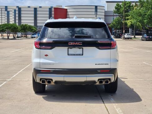 Used 2024 GMC Acadia Elevation w/ Luxury Package FWD image 6