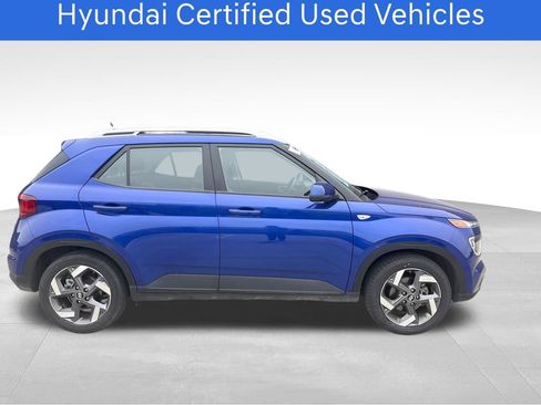 Certified 2025 Hyundai Venue SEL FWD image 4