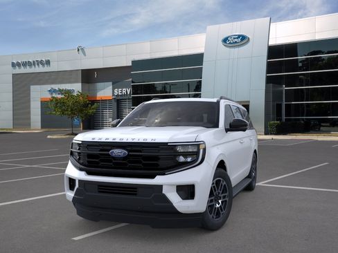 New 2026 Ford Expedition Active AWD/4WD image 2