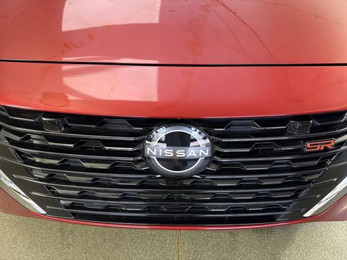 Used 2025 Nissan Sentra SR w/ SR Premium Package FWD image 27