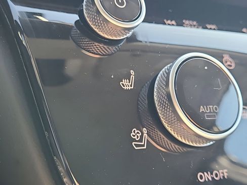 Used 2023 INFINITI QX60 Sensory w/ Cargo Package image 32