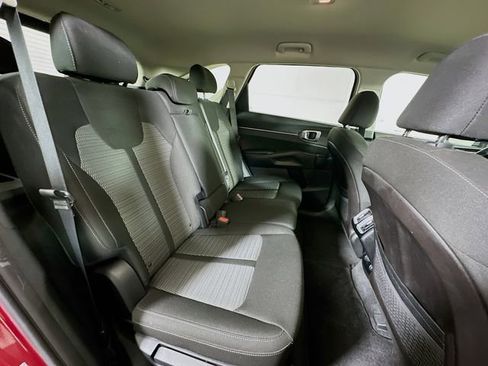 Used 2022 Kia Sorento LX image 28