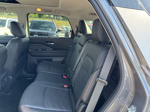 Used 2025 Nissan Pathfinder Platinum w/ Cargo Package FWD image 32
