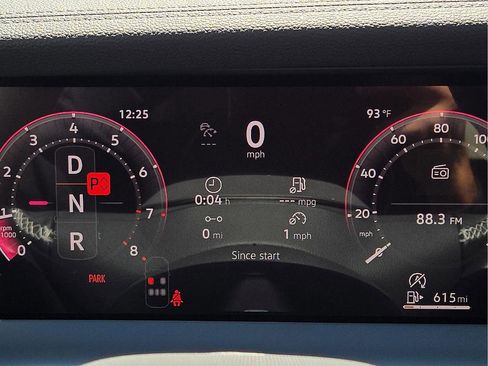 New 2026 Volkswagen Tiguan SE FWD image 24