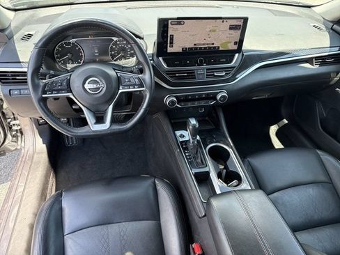 Used 2023 Nissan Altima 2.5 SR w/ SR Premium Package FWD image 18