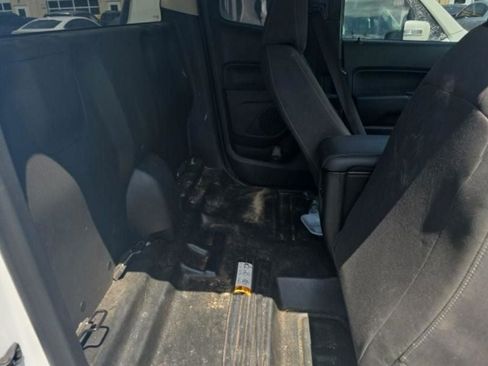 Used 2022 Chevrolet Colorado LT w/ Fleet Safety Package RWD image 6