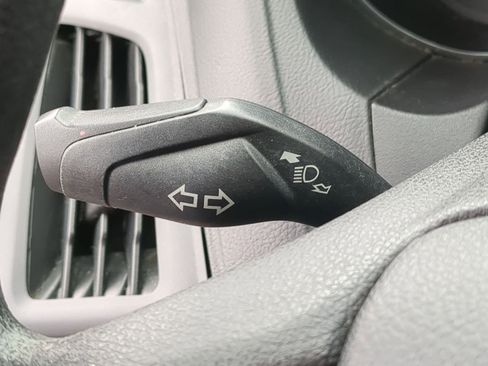 Used 2015 Ford Focus SE w/ Reverse Sensing Package image 28