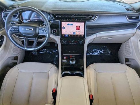 Used 2023 Jeep Grand Cherokee Limited AWD/4WD image 18