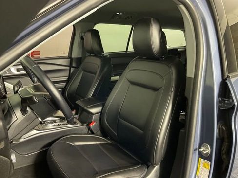 Certified 2021 Ford Explorer XLT w/ Equipment Group 202A image 14