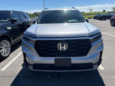Used 2023 Honda Pilot Elite image 2