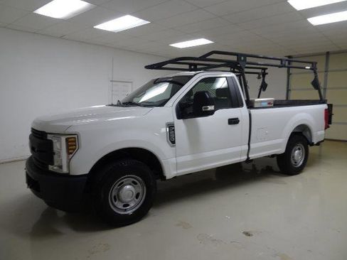 Used 2018 Ford F250 XL w/ Power Equipment Group RWD image 3