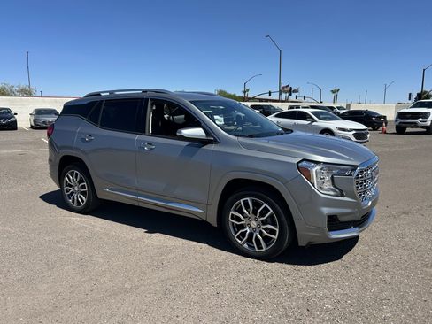Used 2024 GMC Terrain Denali w/ Denali Premium Package AWD/4WD image 6